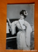 Primadonna a zongoránál 1910